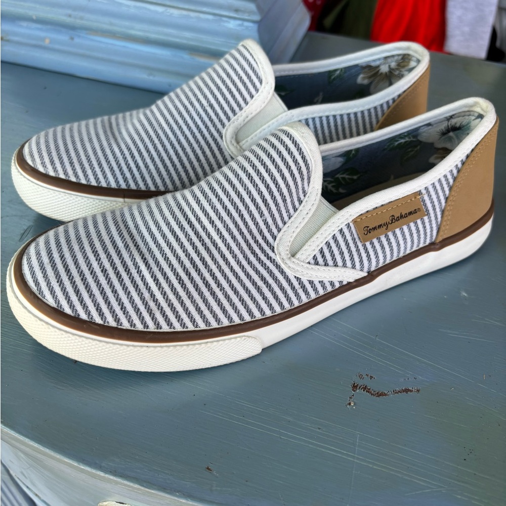 Tommy Bahama Black and White Loafers Slip-Ons